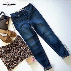 Levi’s 311 Shaping Ankle Skinny, Size 26